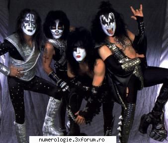 pai, eu sunt tot mai clasica :) adica baladele rock si hard rock-ul de prin '70-'80 mi se pare cel